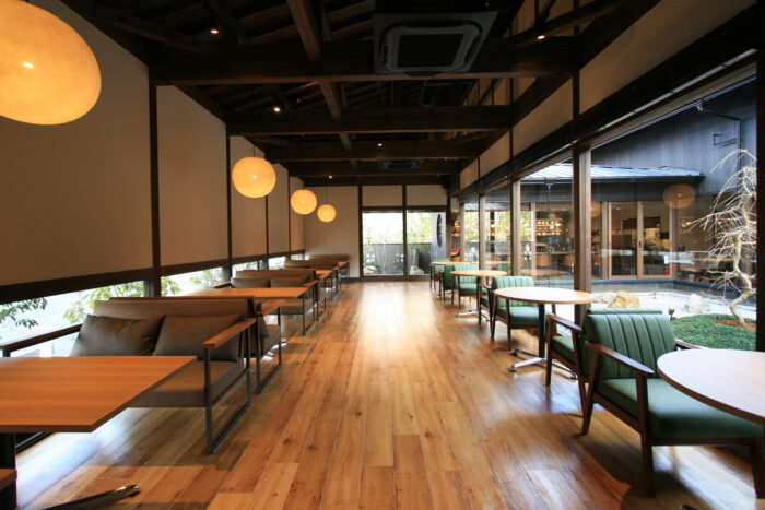 Cafe 看板、ソファー、机、パーテーション